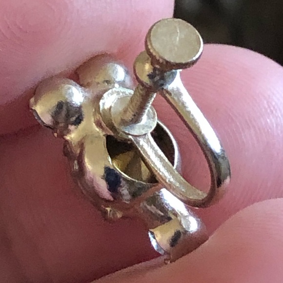 Vintage mid century clear rhinestone clip earrings - Picture 7 of 7